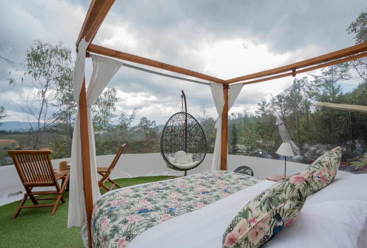 ホテル Bubblesky Glamping 40 Min From Medellin エル・レティーロ エクステリア 写真