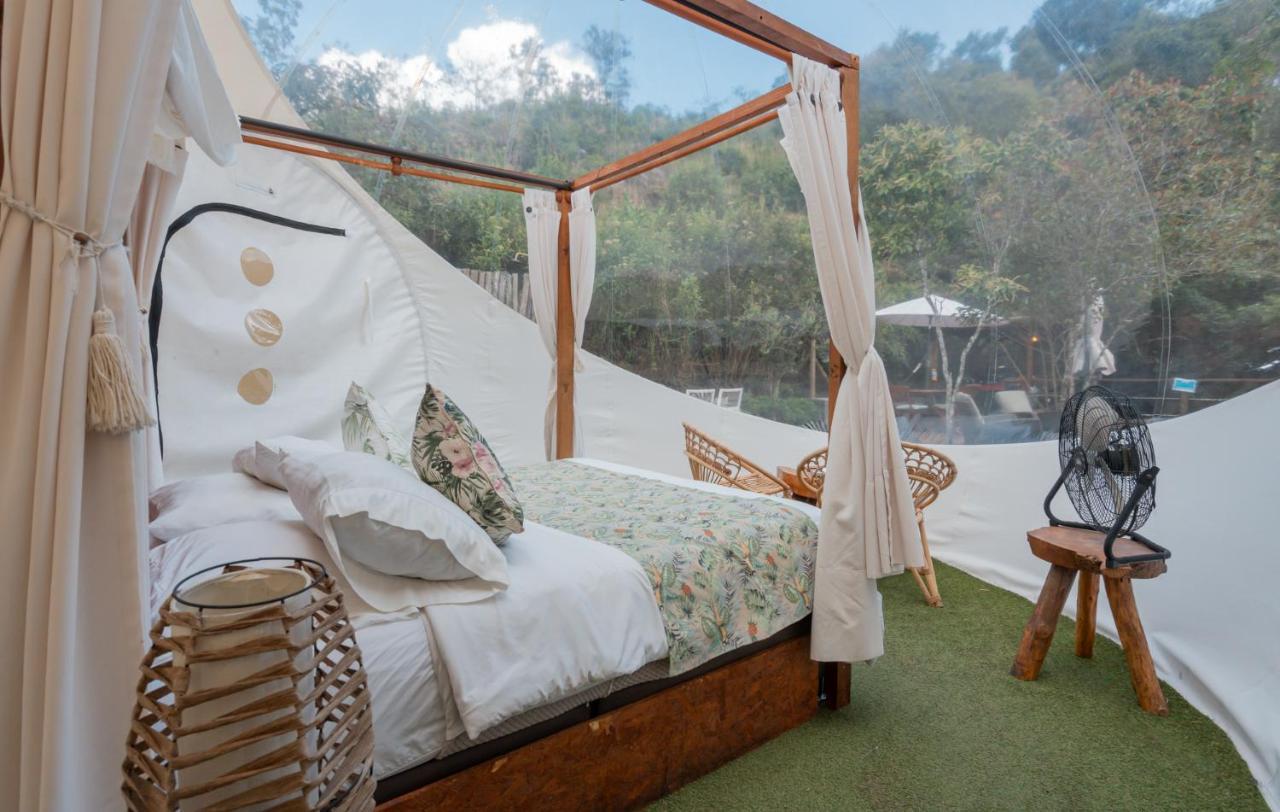 ホテル Bubblesky Glamping 40 Min From Medellin エル・レティーロ エクステリア 写真