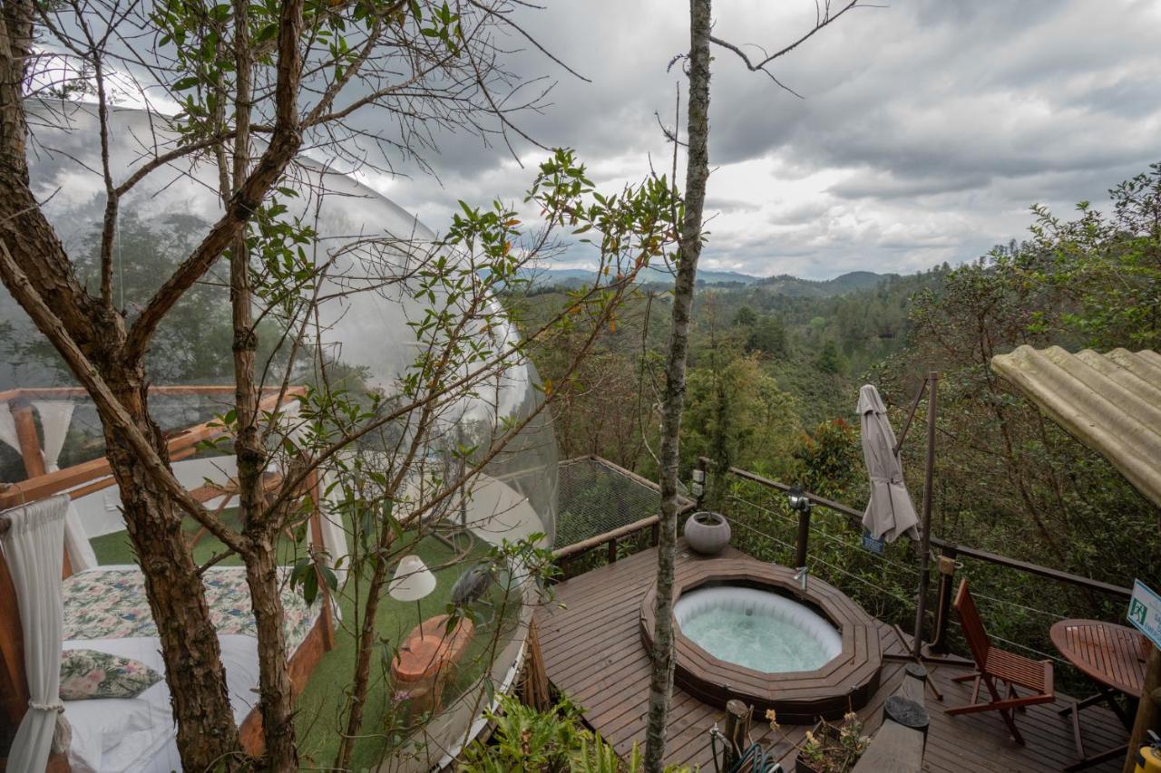 ホテル Bubblesky Glamping 40 Min From Medellin エル・レティーロ エクステリア 写真