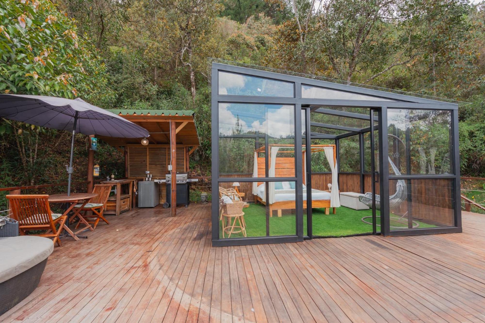 ホテル Bubblesky Glamping 40 Min From Medellin エル・レティーロ エクステリア 写真