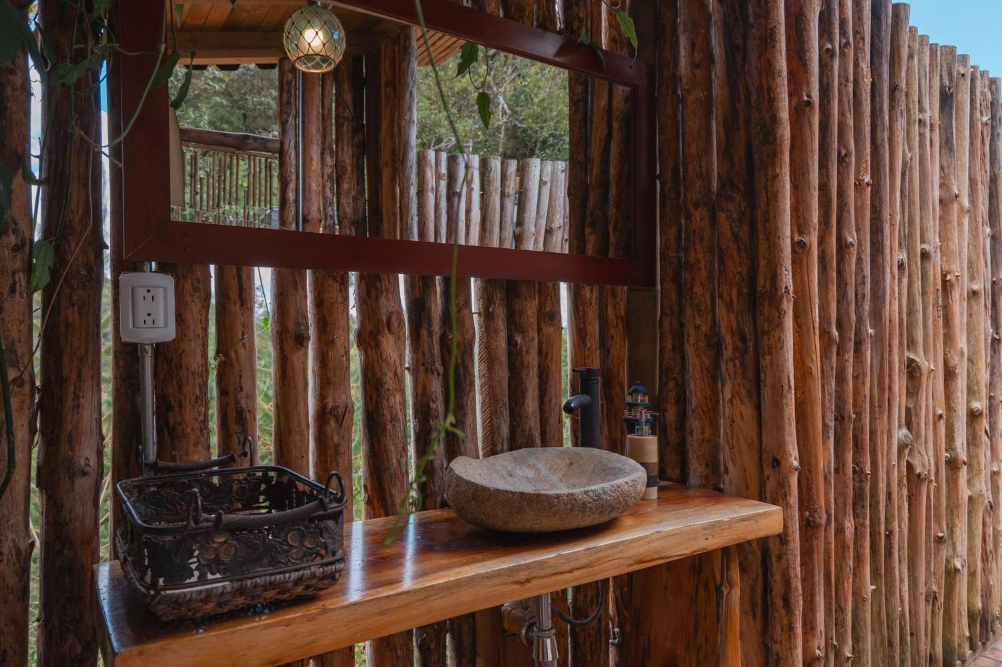 ホテル Bubblesky Glamping 40 Min From Medellin エル・レティーロ エクステリア 写真
