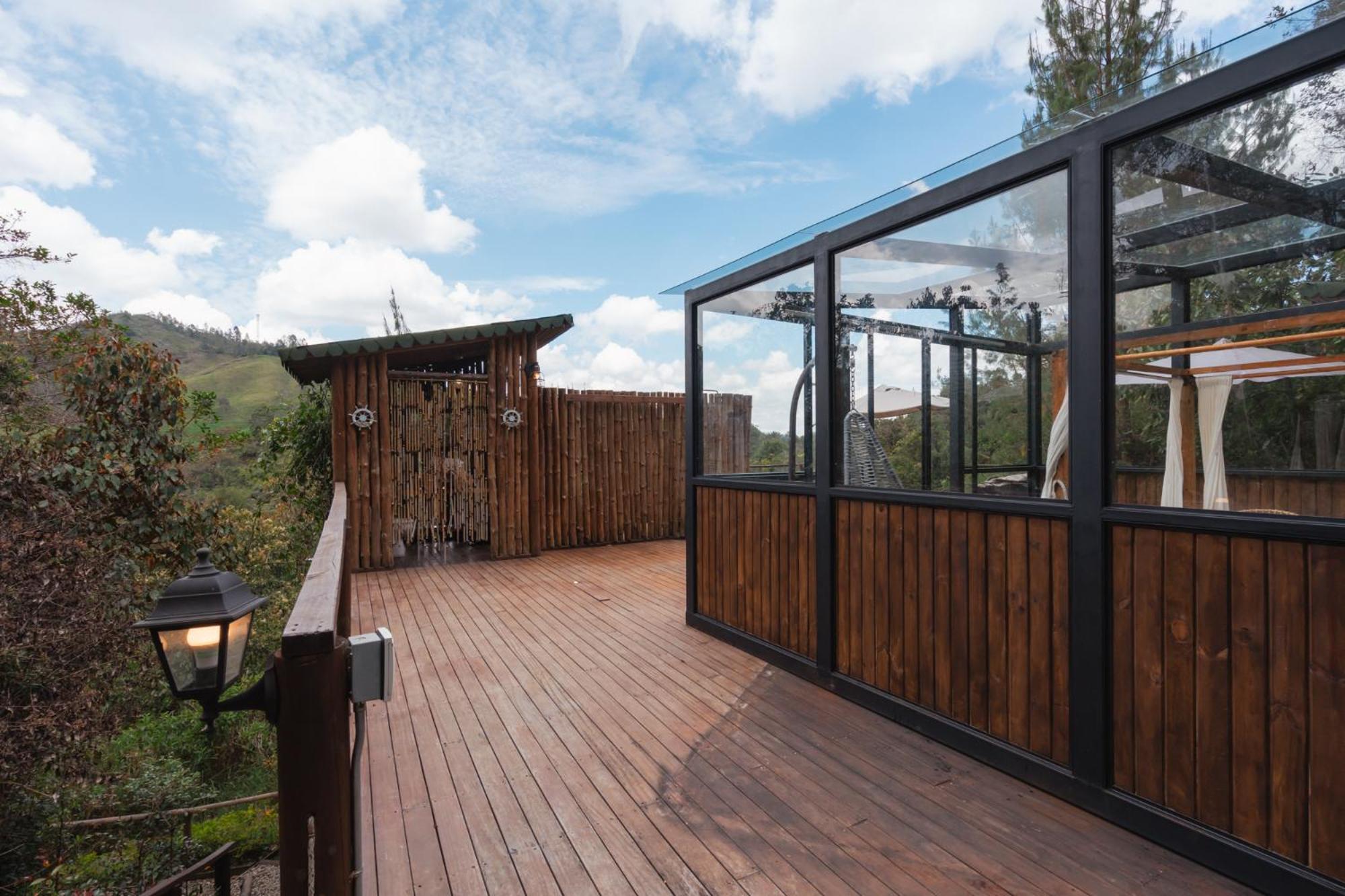 ホテル Bubblesky Glamping 40 Min From Medellin エル・レティーロ エクステリア 写真